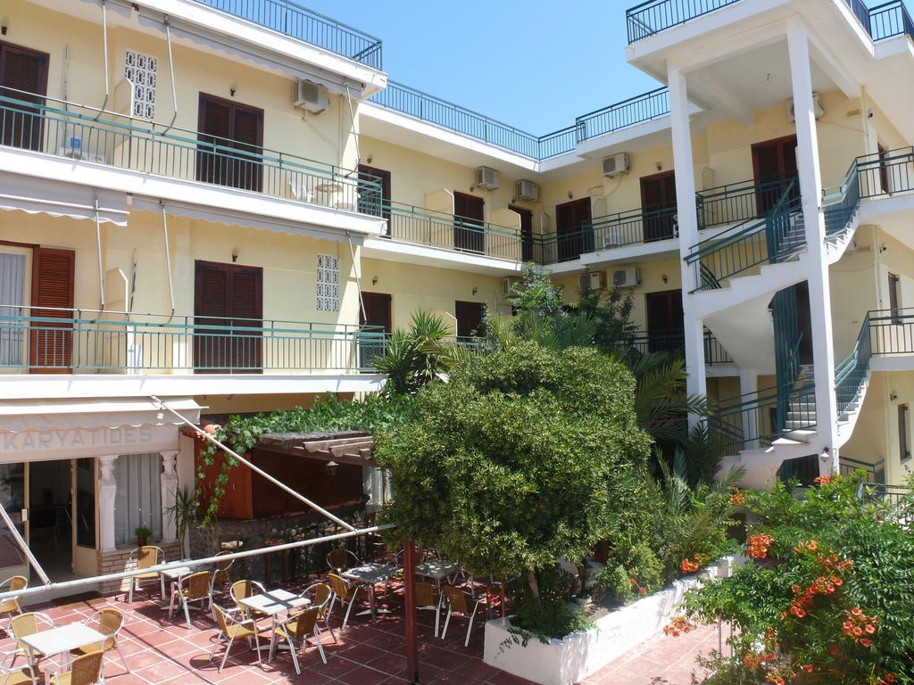 Hotel Karyatides Agia Marina  Dış mekan fotoğraf