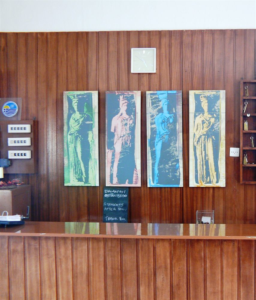 Hotel Karyatides Agia Marina  Dış mekan fotoğraf