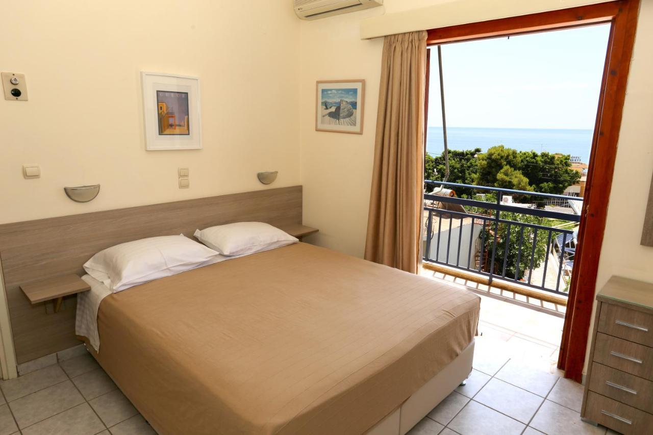 Hotel Karyatides Agia Marina  Dış mekan fotoğraf