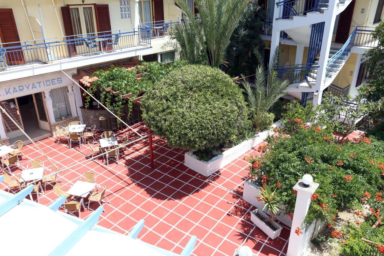 Hotel Karyatides Agia Marina  Dış mekan fotoğraf