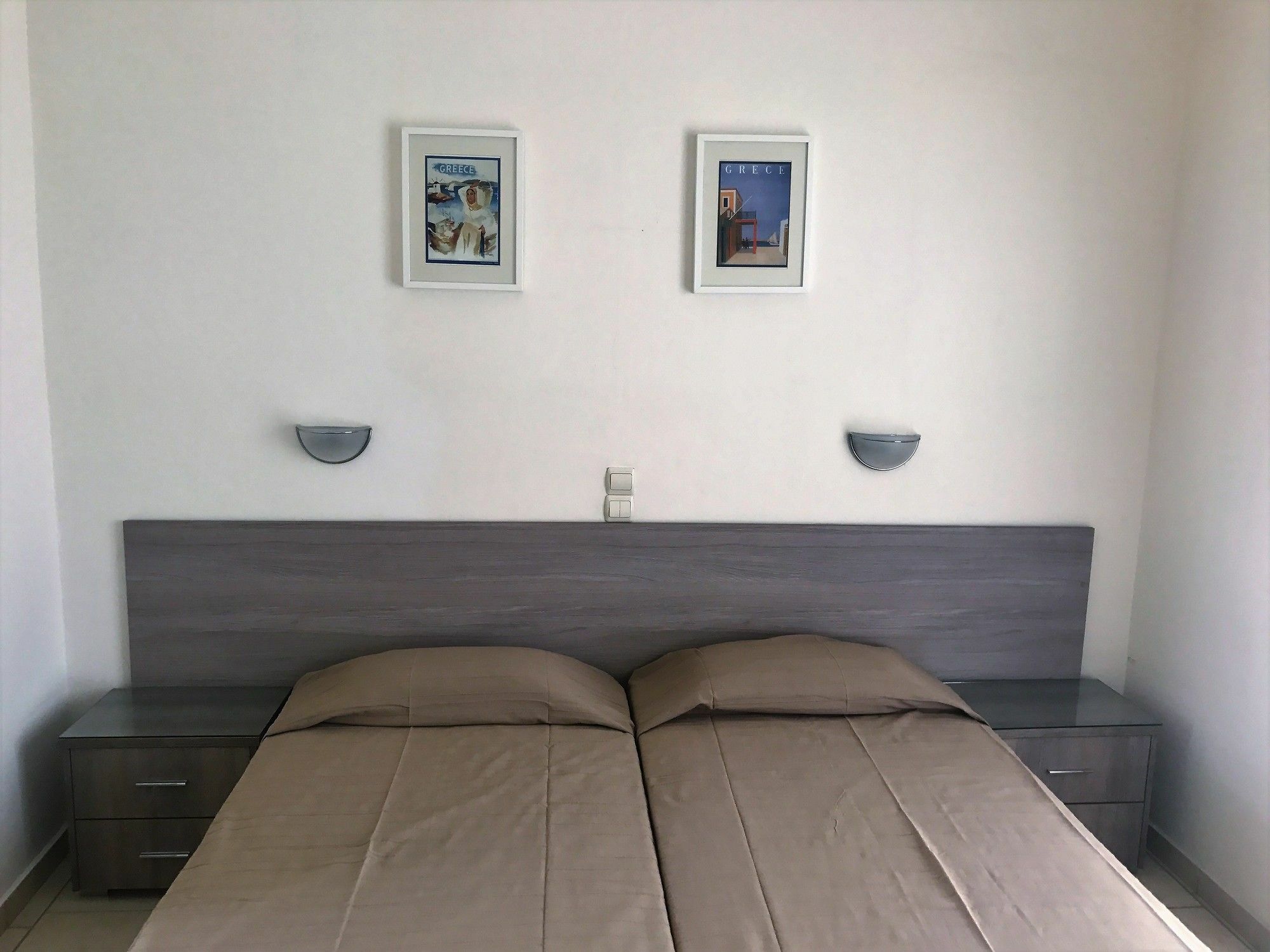 Hotel Karyatides Agia Marina  Dış mekan fotoğraf