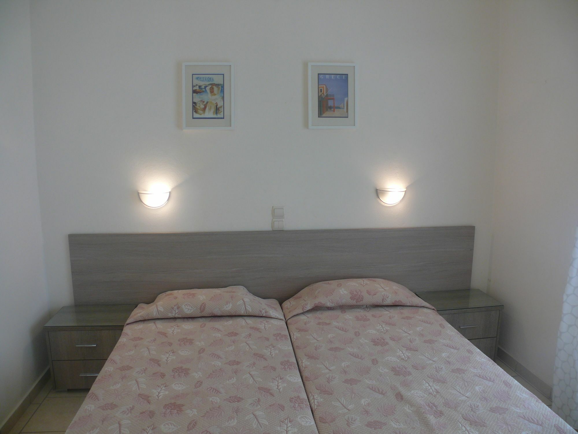 Hotel Karyatides Agia Marina  Dış mekan fotoğraf