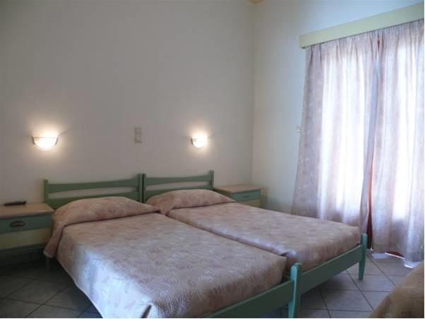 Hotel Karyatides Agia Marina  Dış mekan fotoğraf